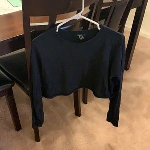 Black long sleeve light weight crop top